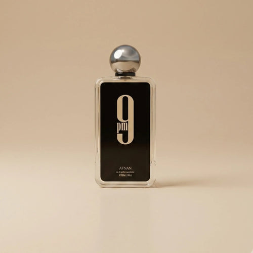 9PM Afnan - Fondo beige producto limpio